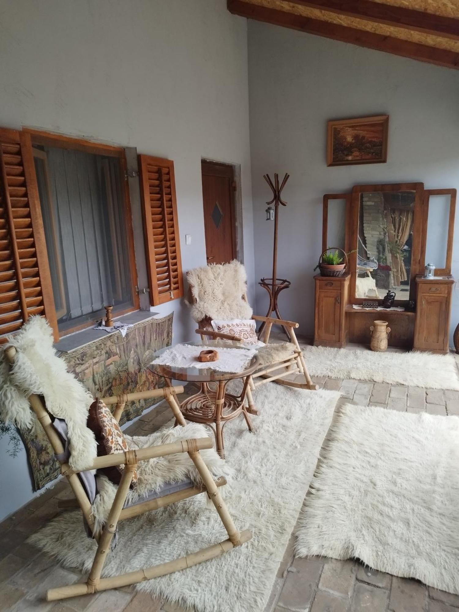 Apartments Bakine Carolije Karanac Екстер'єр фото