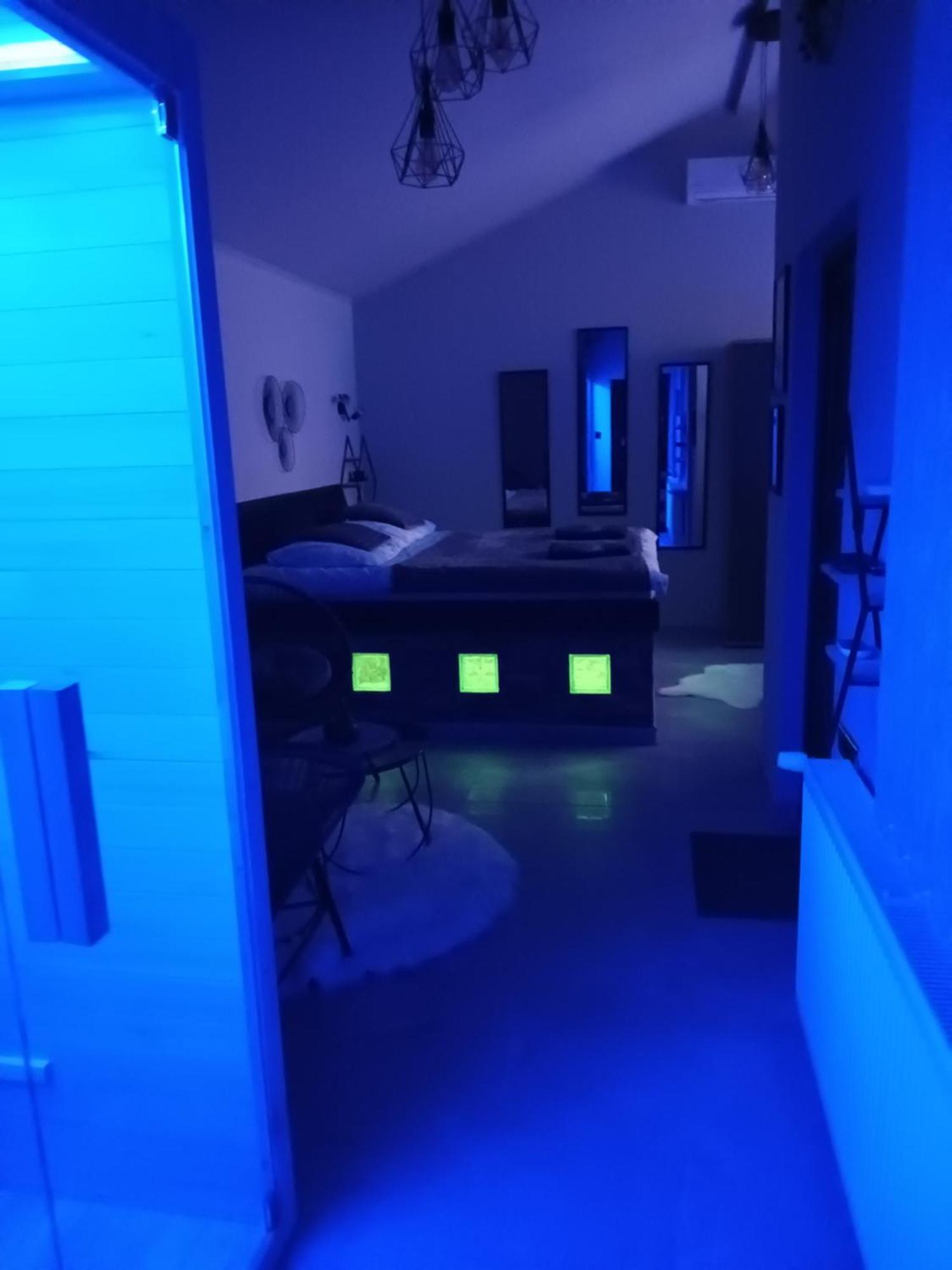 Apartments Bakine Carolije Karanac Екстер'єр фото