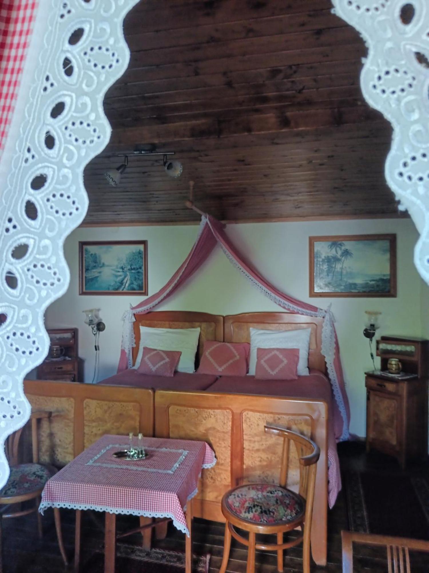 Apartments Bakine Carolije Karanac Екстер'єр фото