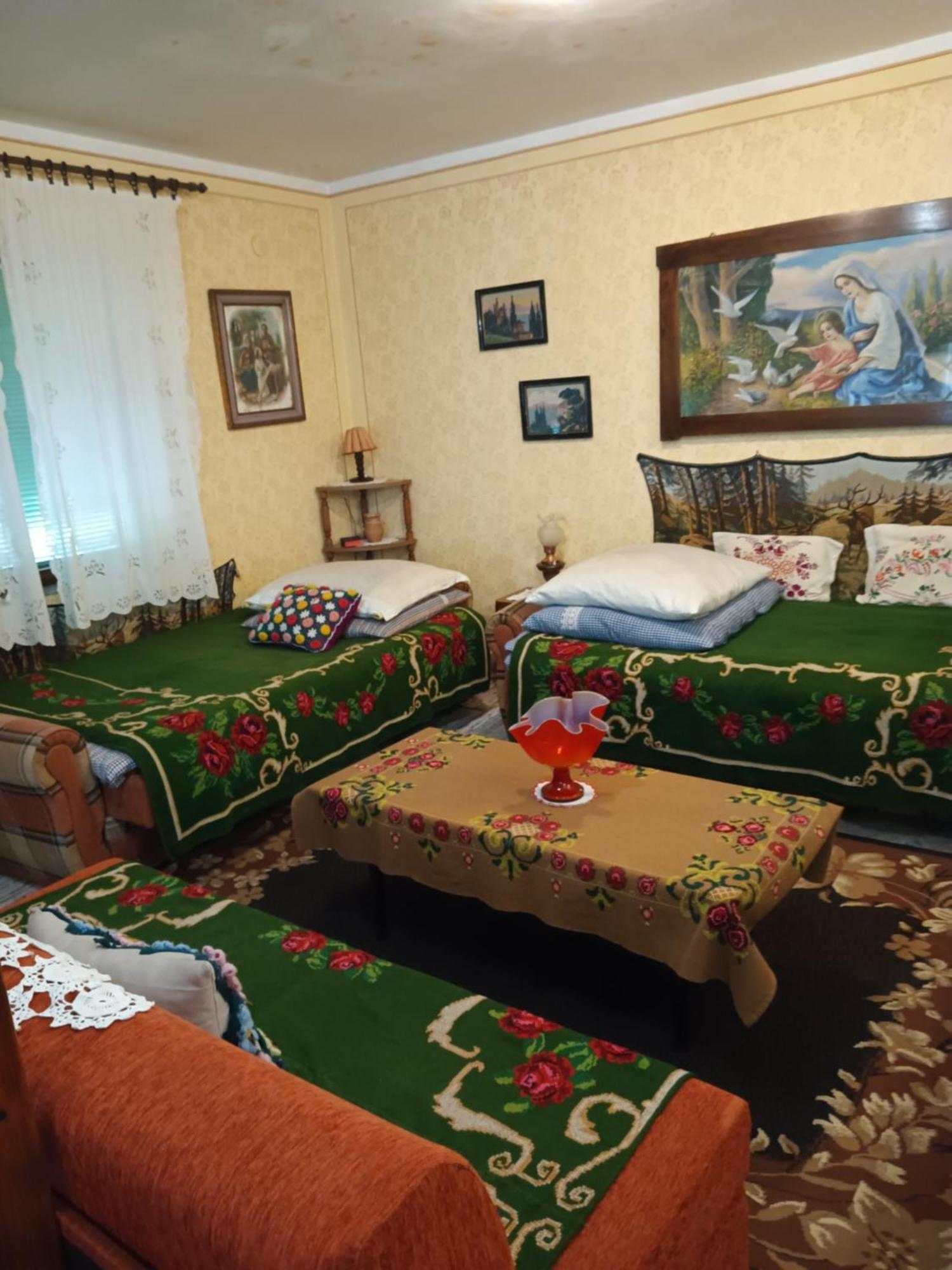 Apartments Bakine Carolije Karanac Екстер'єр фото