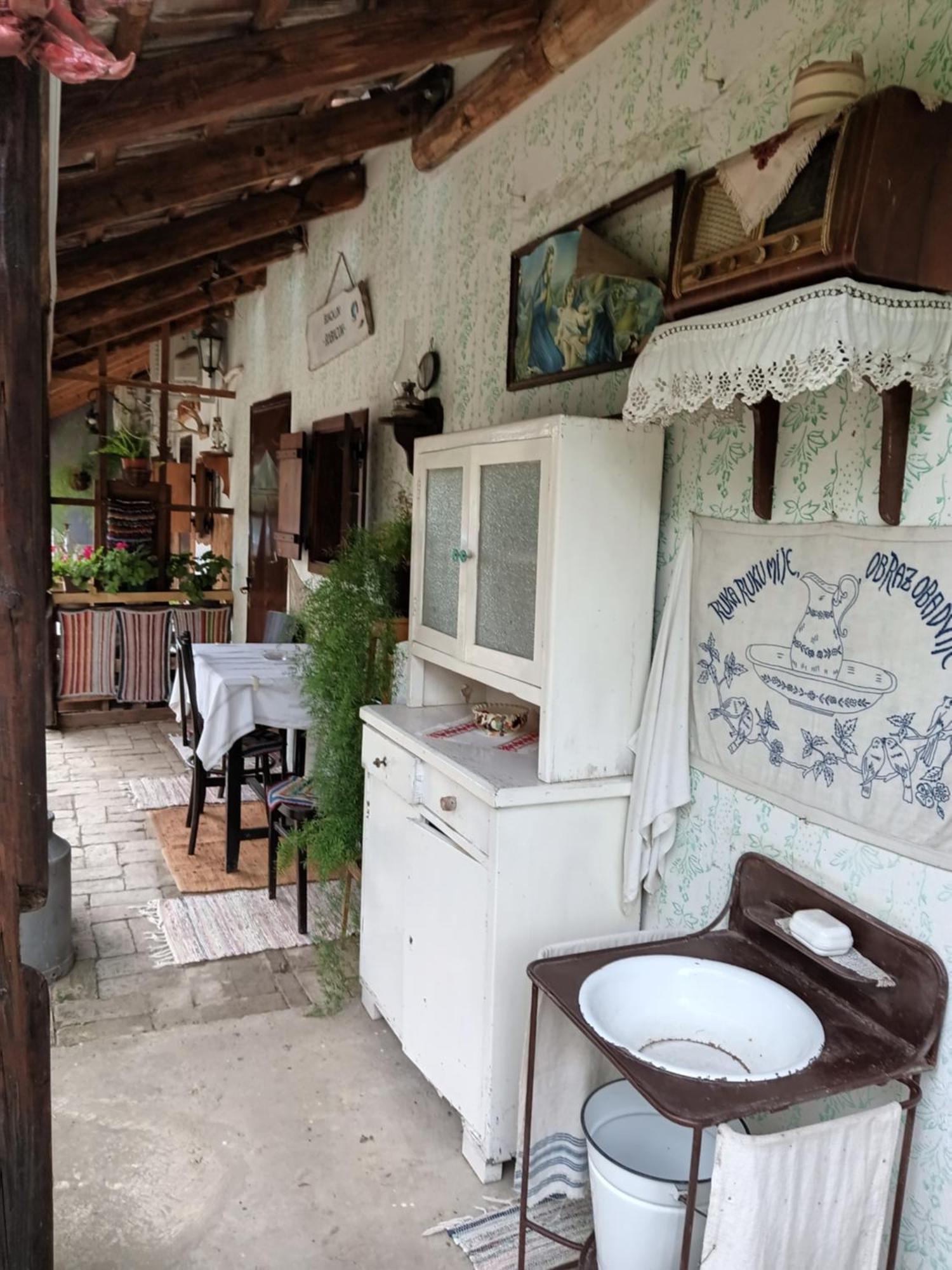 Apartments Bakine Carolije Karanac Екстер'єр фото